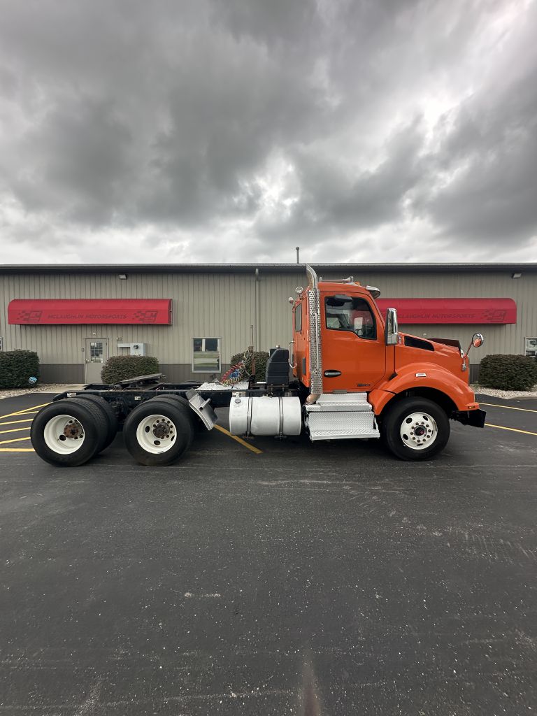 Photo 12 of this KENWORTH T880