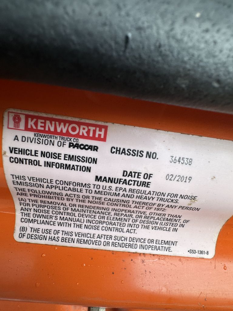 Photo 15 of this KENWORTH T880