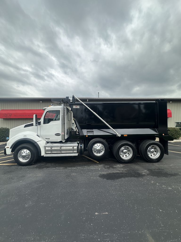 Photo 2 of this KENWORTH T880