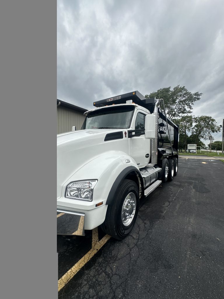 Photo 3 of this KENWORTH T880