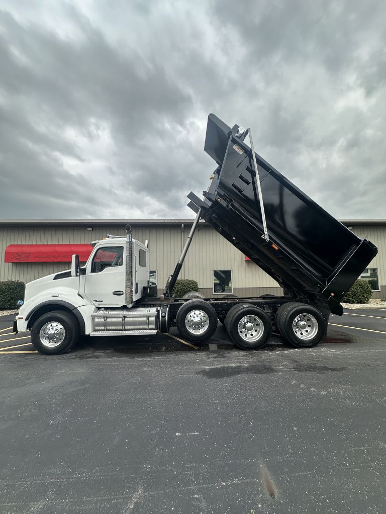 Photo 9 of this KENWORTH T880