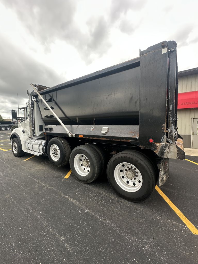 Photo 5 of this KENWORTH T880
