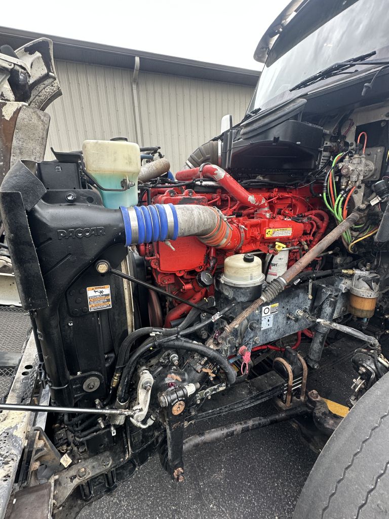 Photo 8 of this KENWORTH T880