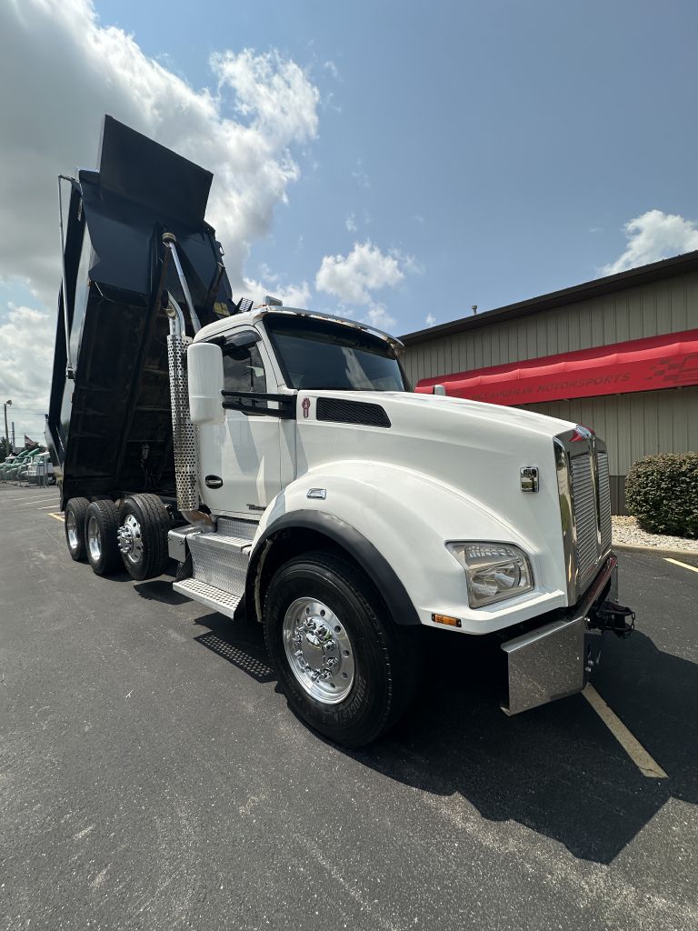 Photo 5 of this KENWORTH T880