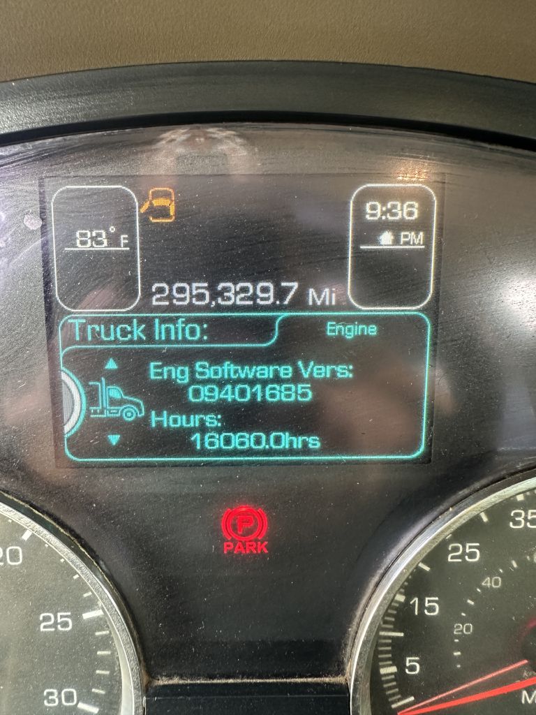 Photo 6 of this KENWORTH T880