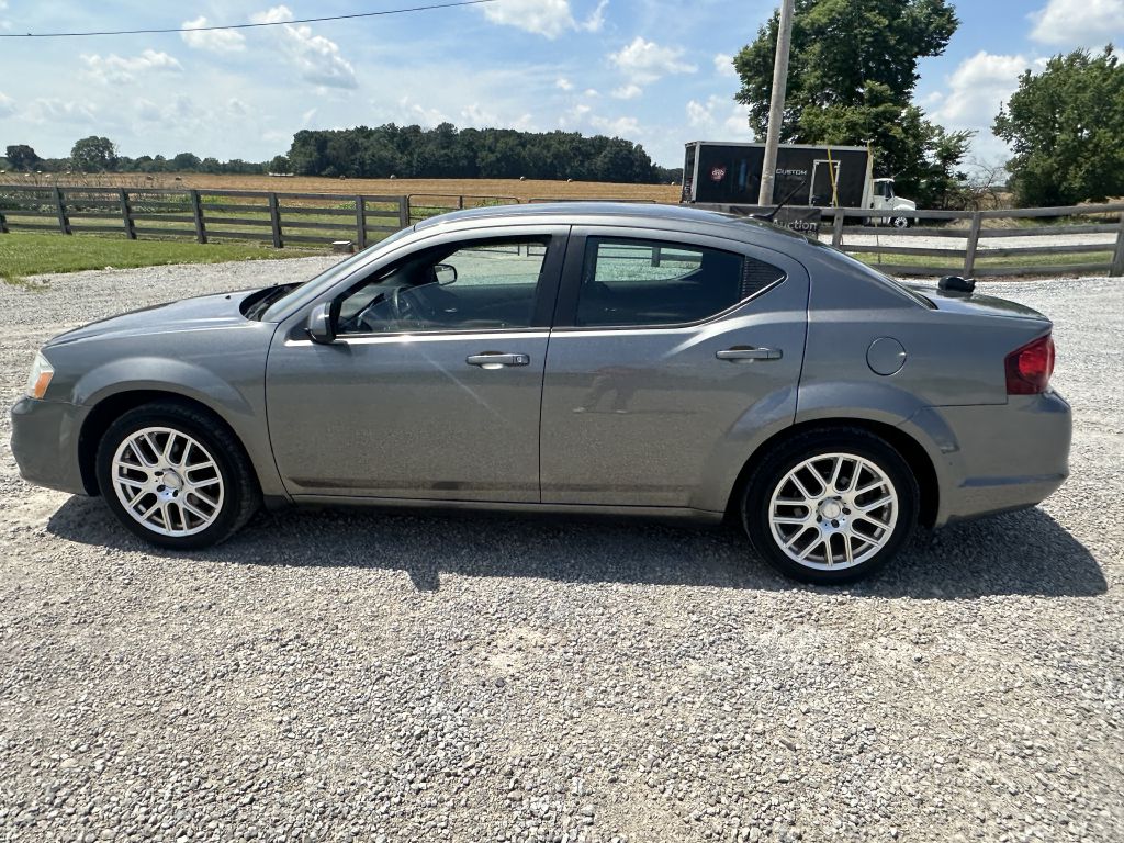 Silver 2013 Dodge Avenger Sedan Front-Wheel Drive Automatic