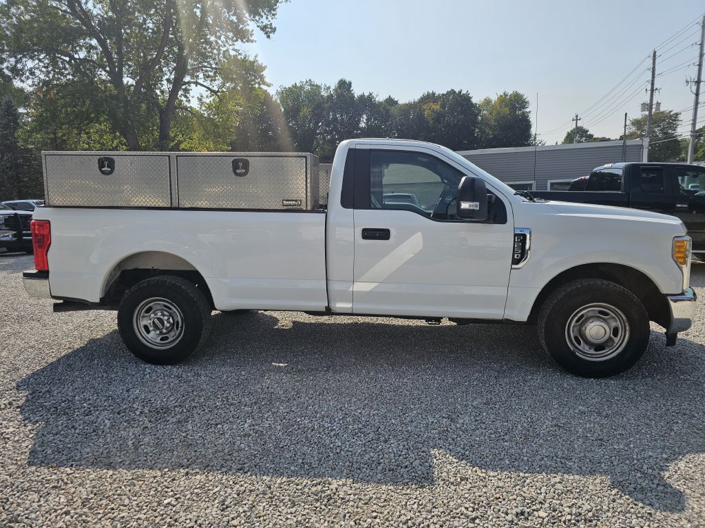 2017 Ford F-250 photo 2