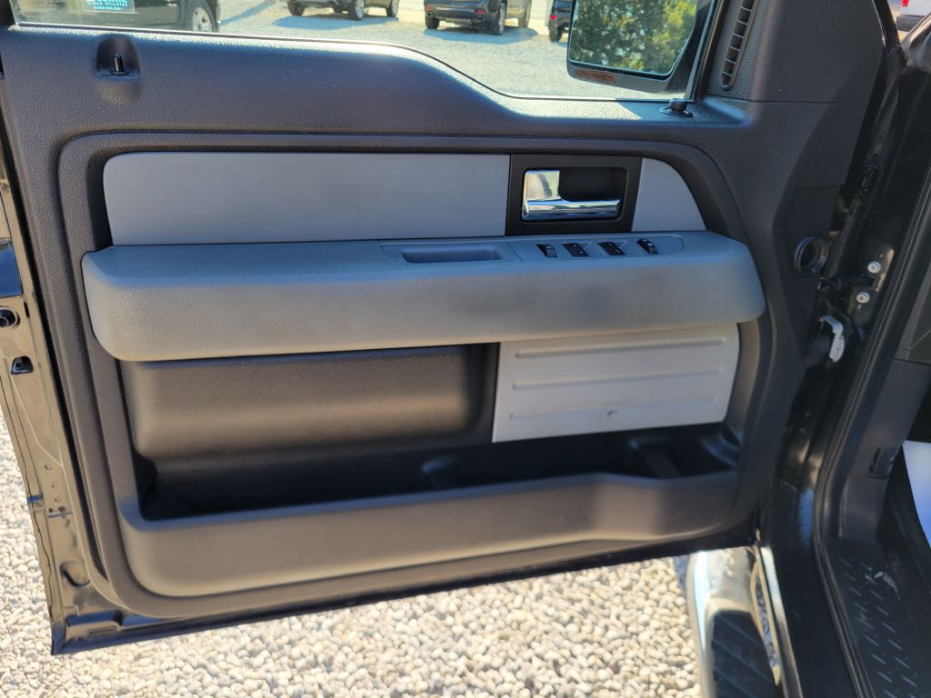 2014 Ford F-150 photo 19