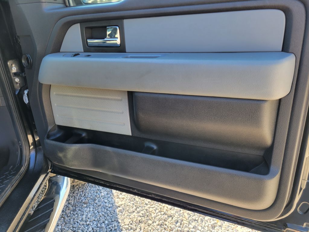 2014 Ford F-150 photo 24