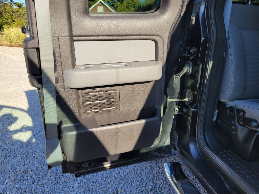 2014 Ford F-150 photo 26