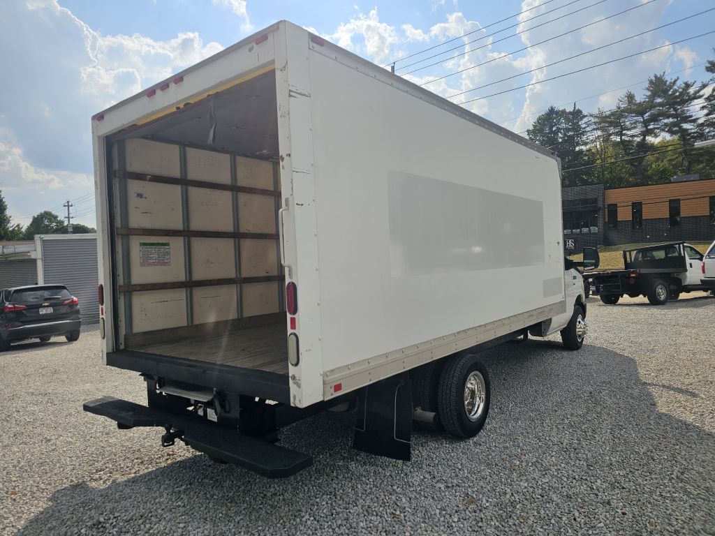 2017 Ford E-350 photo 3