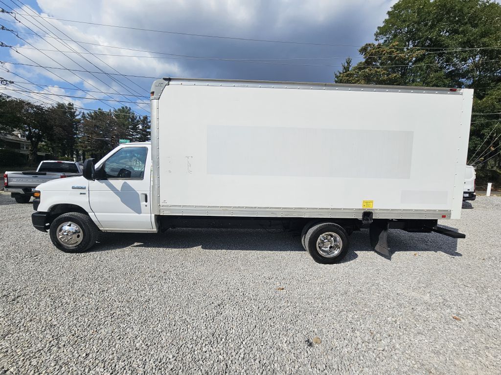 2017 Ford E-350 photo 5