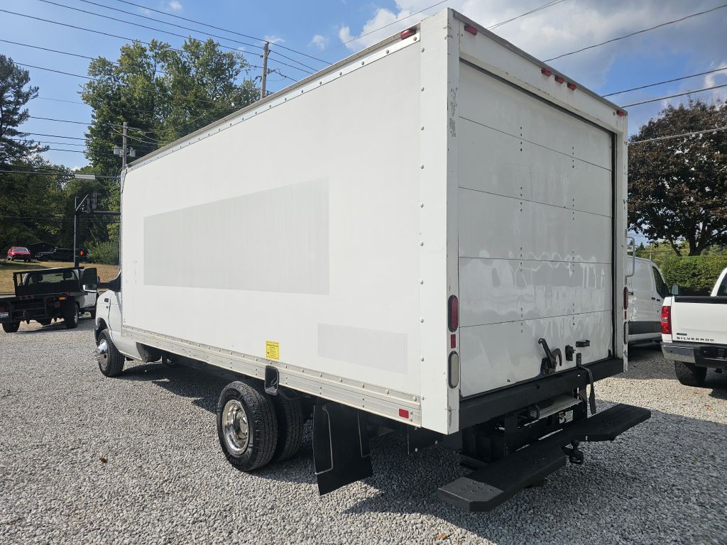 2017 Ford E-350 photo 6