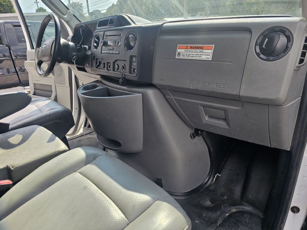 2017 Ford E-350 photo 14