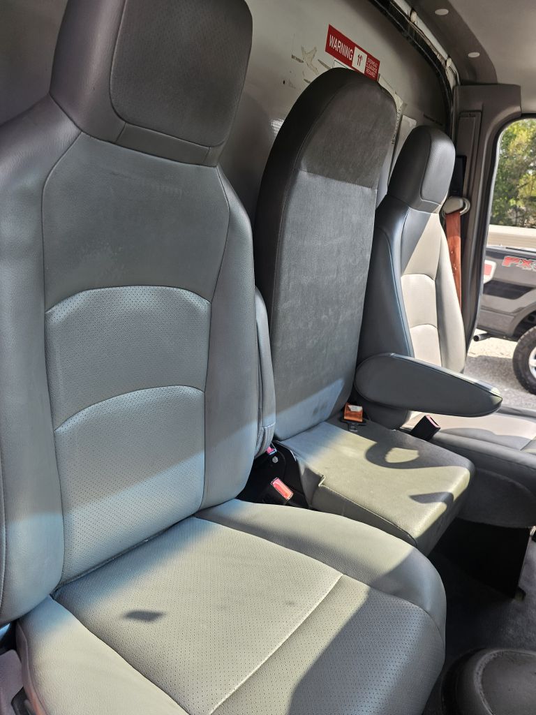 2017 Ford E-350 photo 15