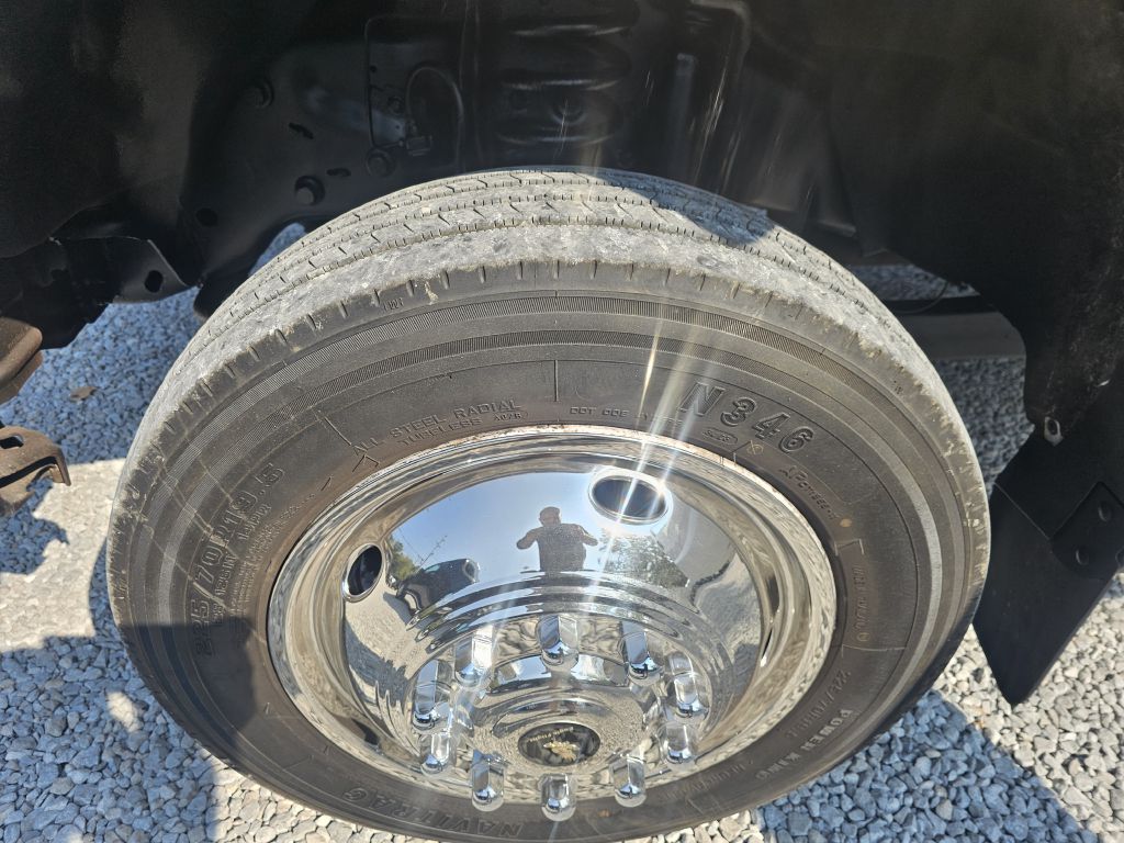 2014 Ford F-550 photo 8