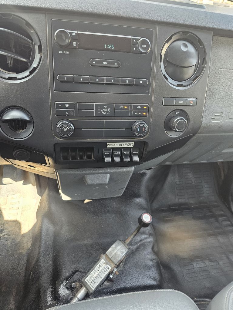 2014 Ford F-550 photo 13