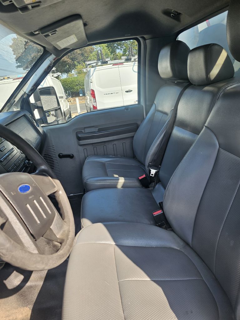 2014 Ford F-550 photo 14