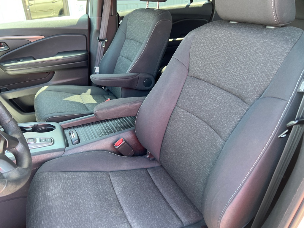 Photo 13 of this HONDA PASSPORT