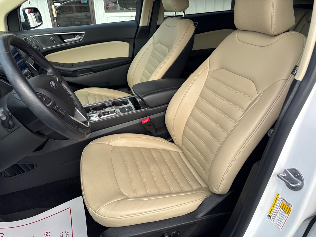 Photo 10 of this FORD EDGE SEL