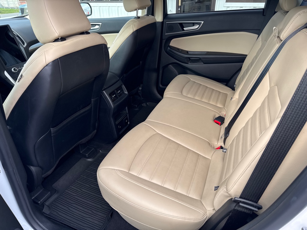 Photo 14 of this FORD EDGE SEL