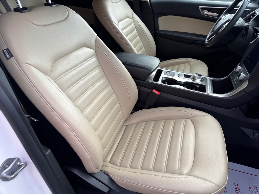 Photo 17 of this FORD EDGE SEL