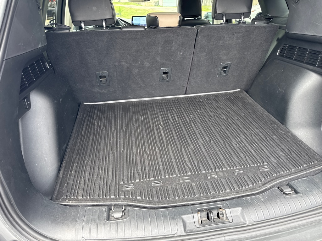 Photo 15 of this FORD ESCAPE SEL