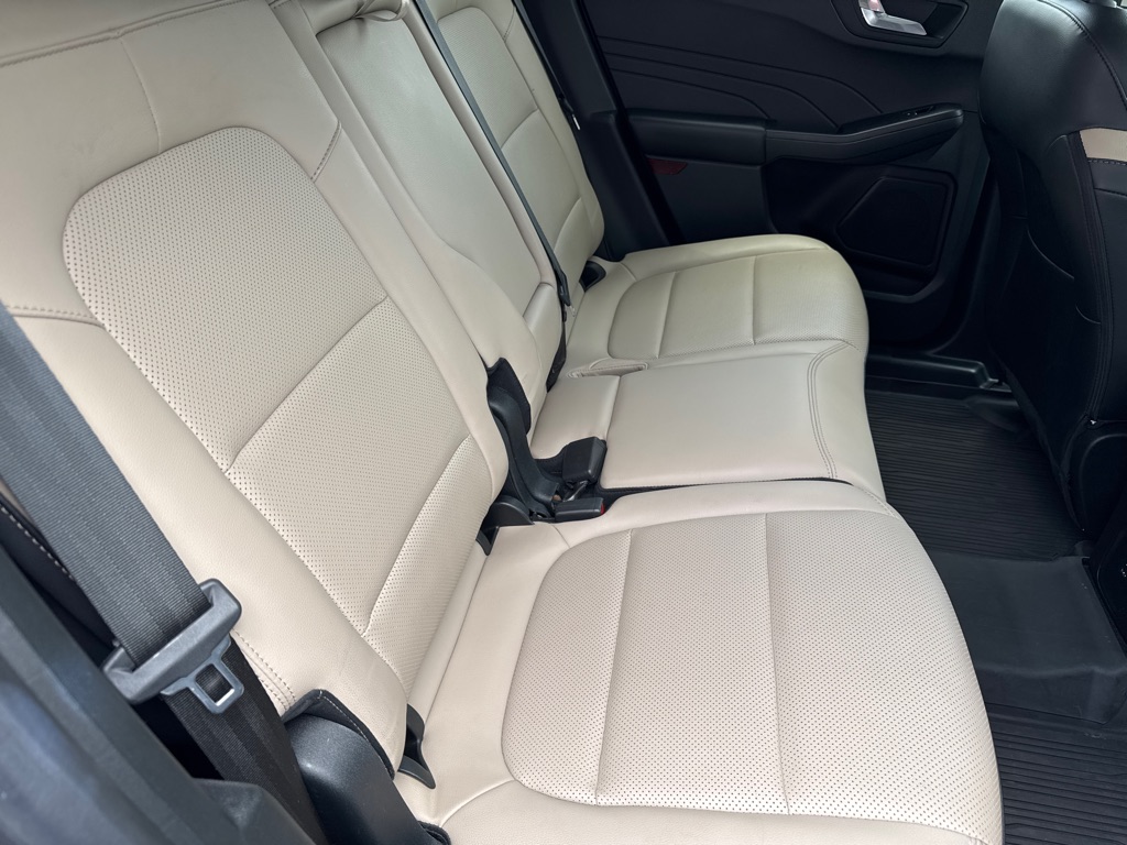 Photo 16 of this FORD ESCAPE SEL