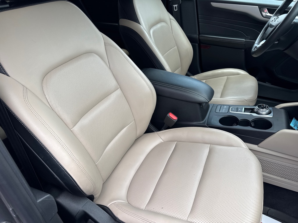 Photo 18 of this FORD ESCAPE SEL