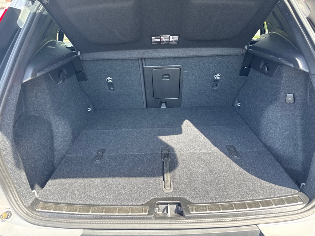 Photo 15 of this VOLVO XC40