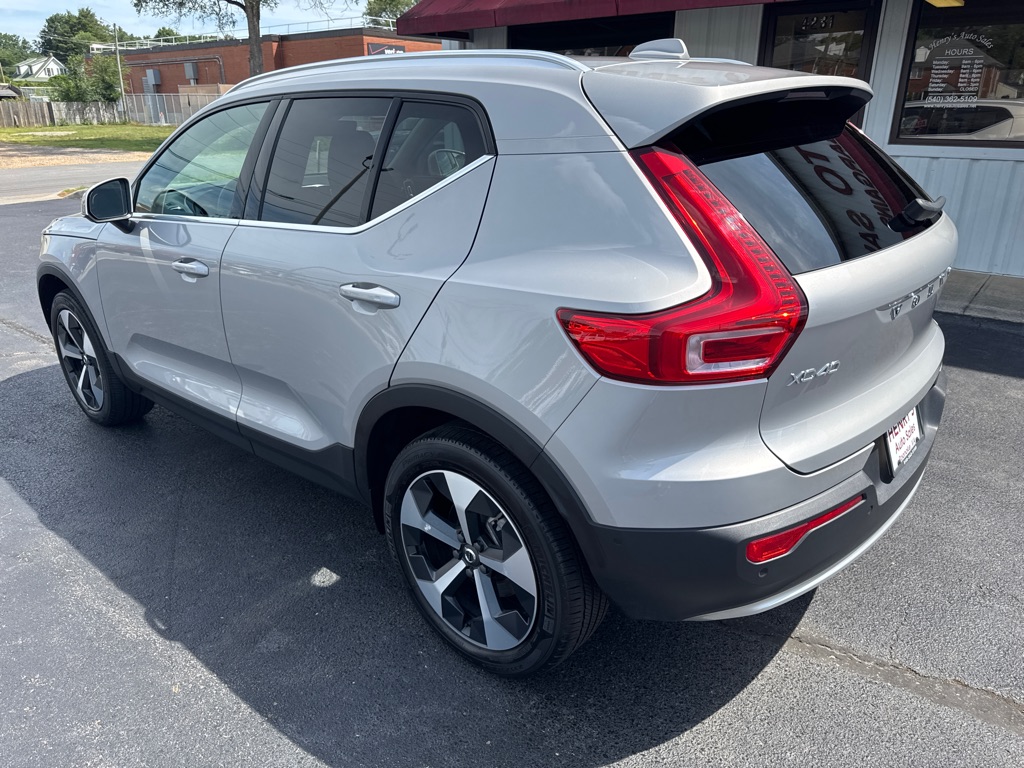 Photo 7 of this VOLVO XC40