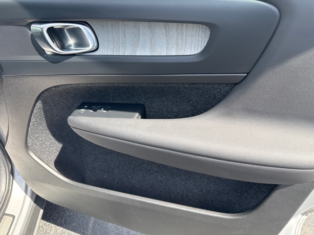 Photo 18 of this VOLVO XC40