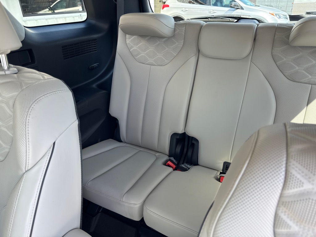 Photo 17 of this HYUNDAI PALISADE
