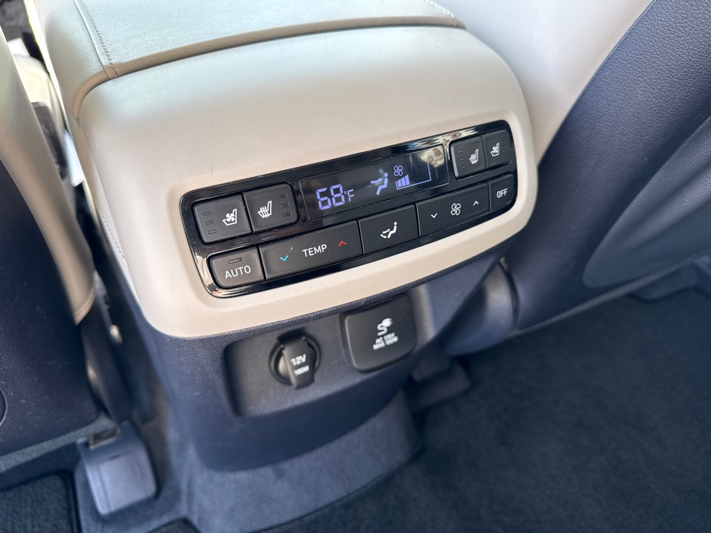 Photo 18 of this HYUNDAI PALISADE