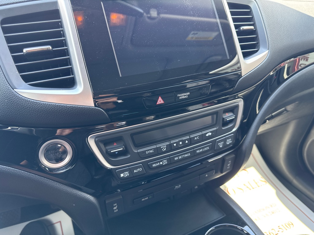 Photo 14 of this HONDA PILOT