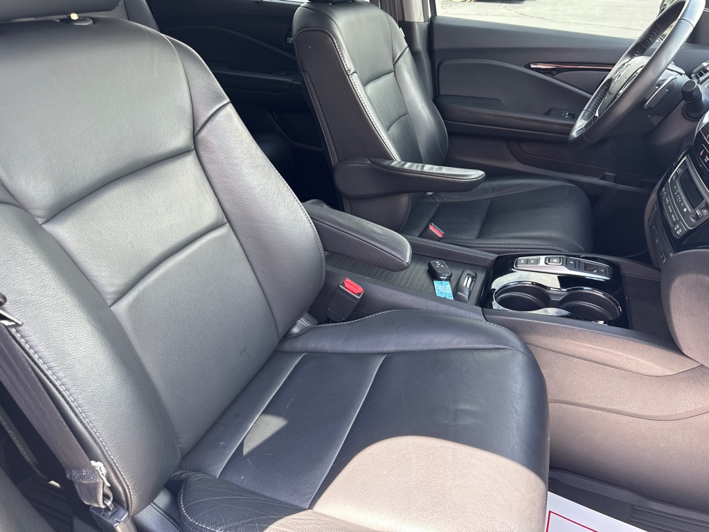 Photo 21 of this HONDA PILOT
