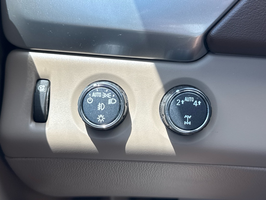 Photo 14 of this CHEVROLET TAHOE