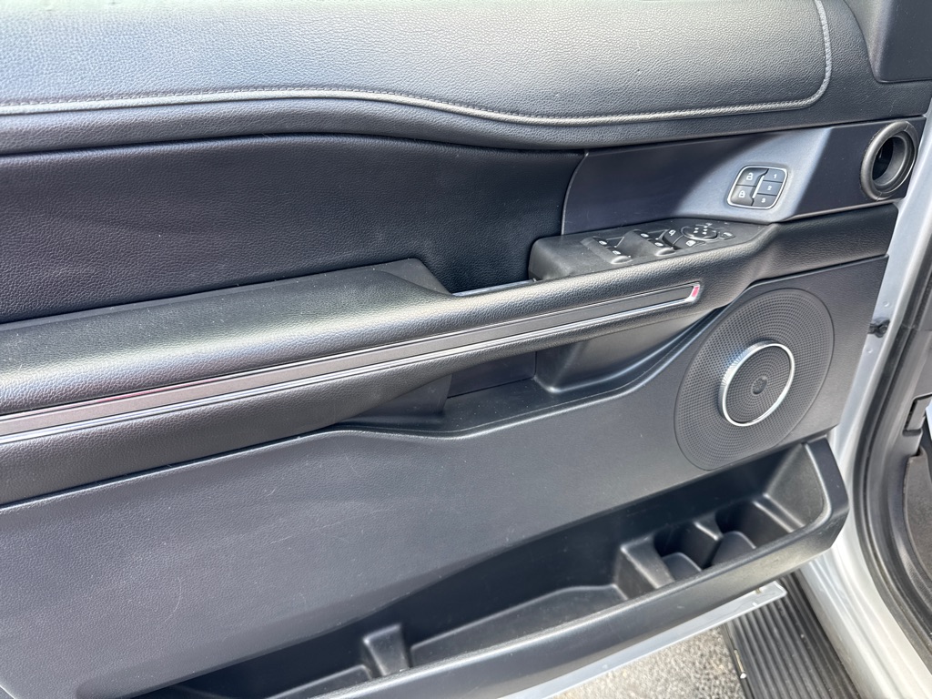 Photo 9 of this FORD EXPEDITION