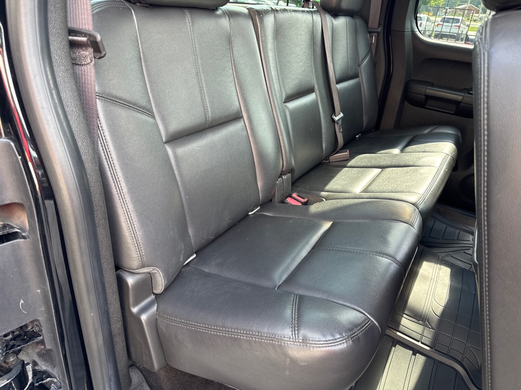 Photo 16 of this GMC SIERRA