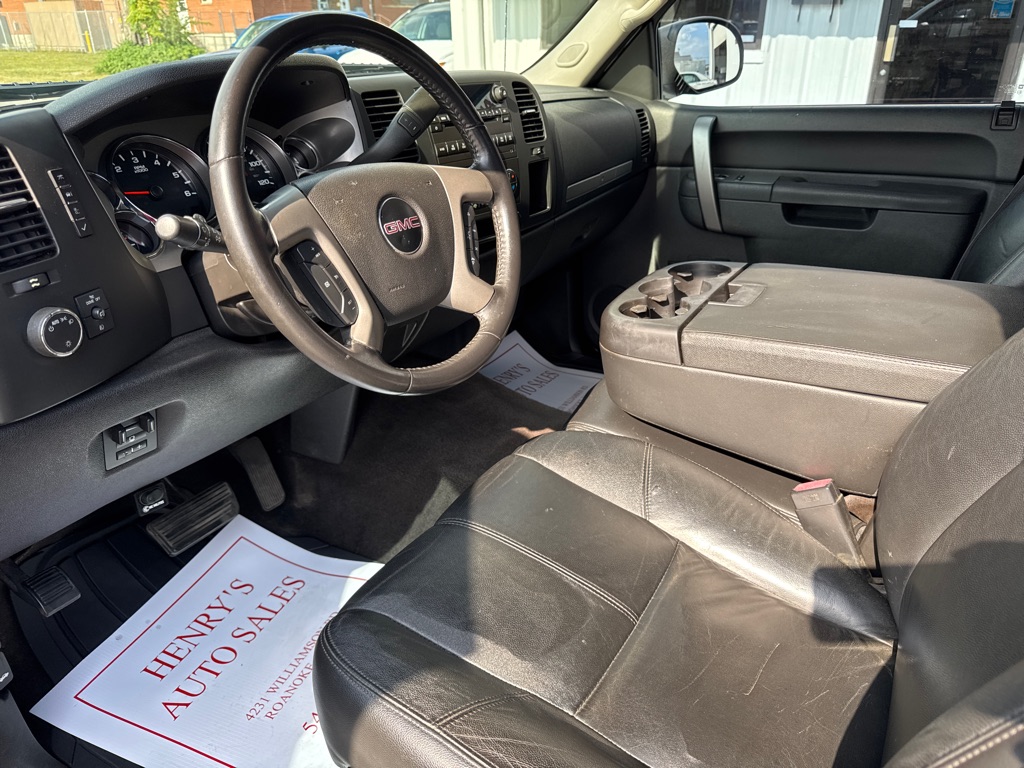 Photo 8 of this GMC SIERRA