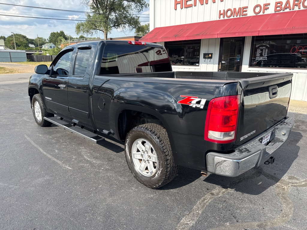 Photo 7 of this GMC SIERRA