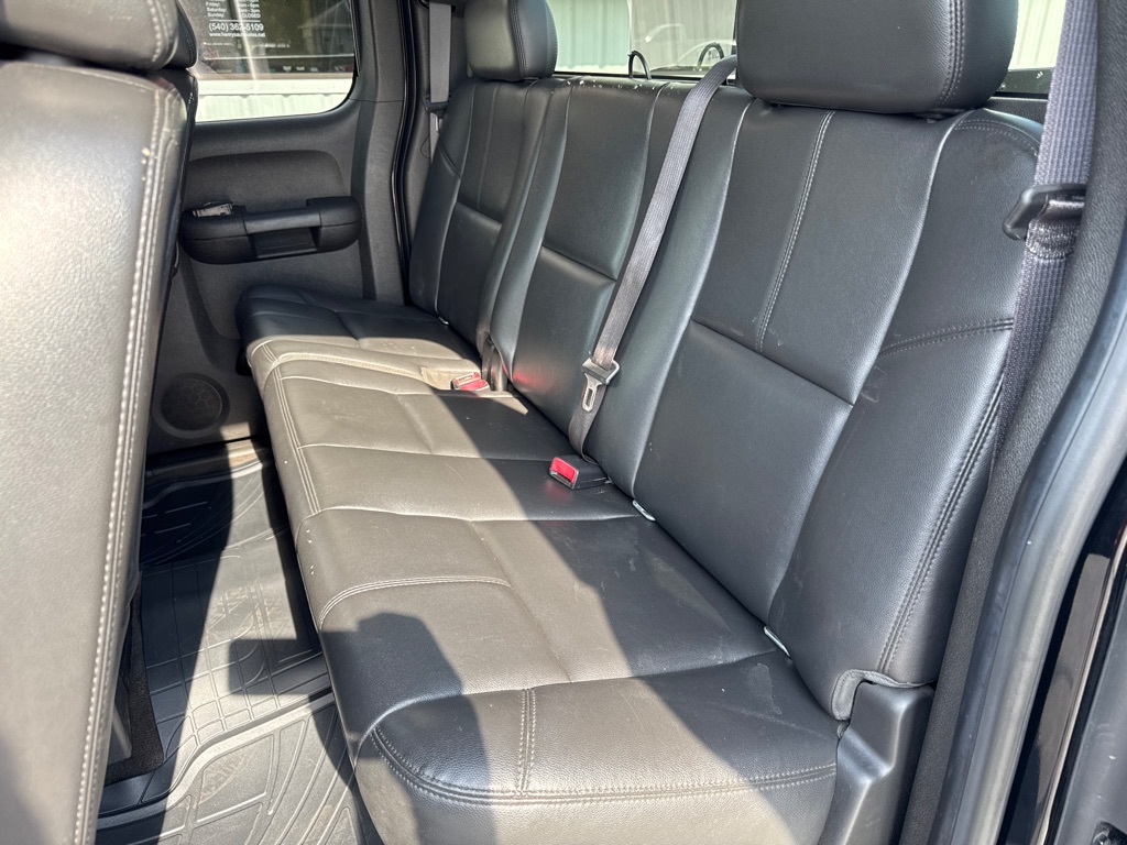 Photo 13 of this GMC SIERRA