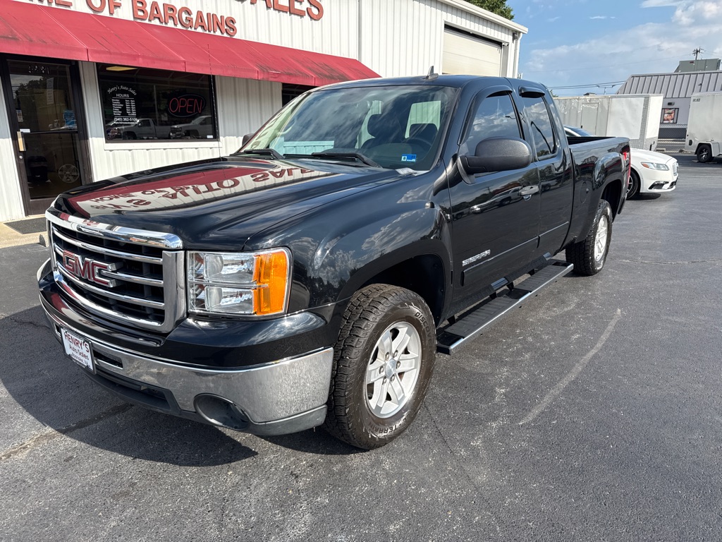 Photo 2 of this GMC SIERRA
