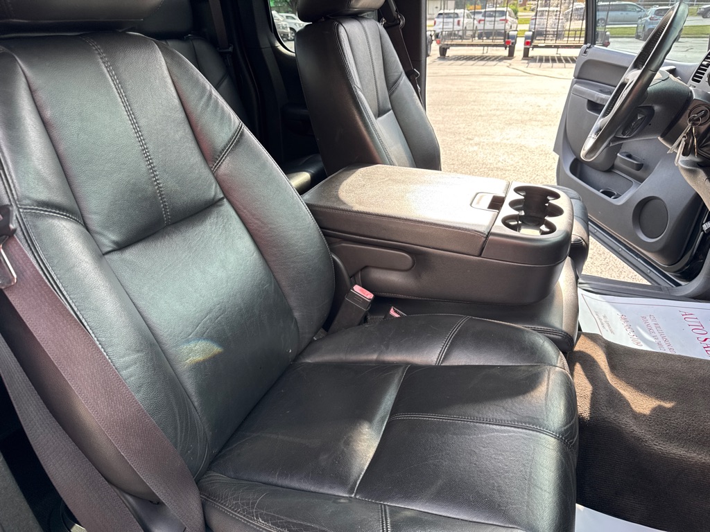 Photo 15 of this GMC SIERRA