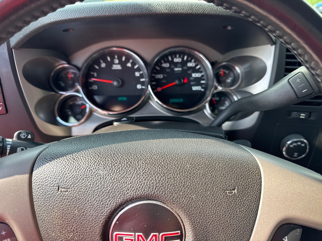 Photo 11 of this GMC SIERRA