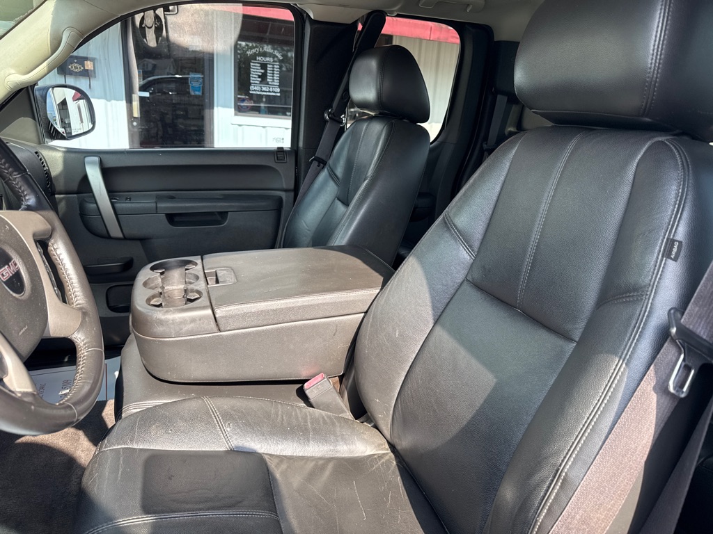 Photo 10 of this GMC SIERRA