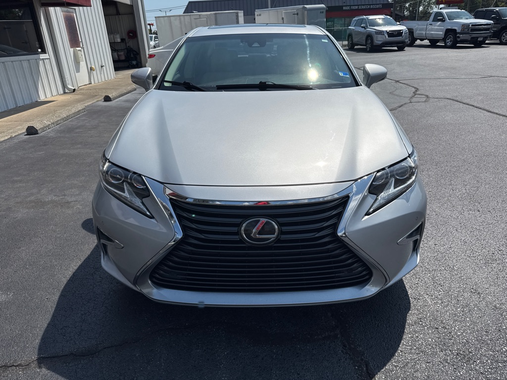 Photo 3 of this LEXUS ES 350