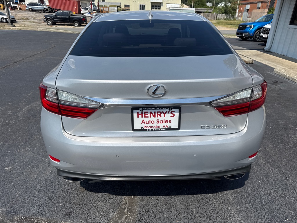 Photo 6 of this LEXUS ES 350