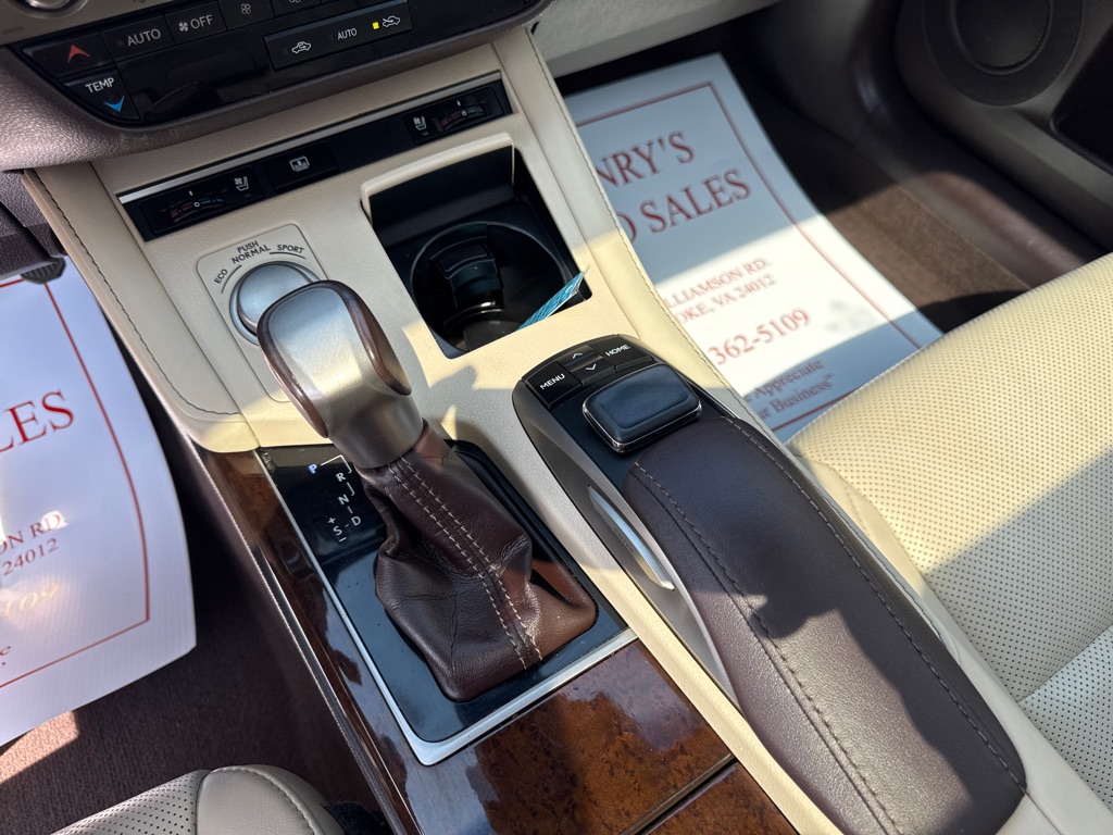 Photo 14 of this LEXUS ES 350