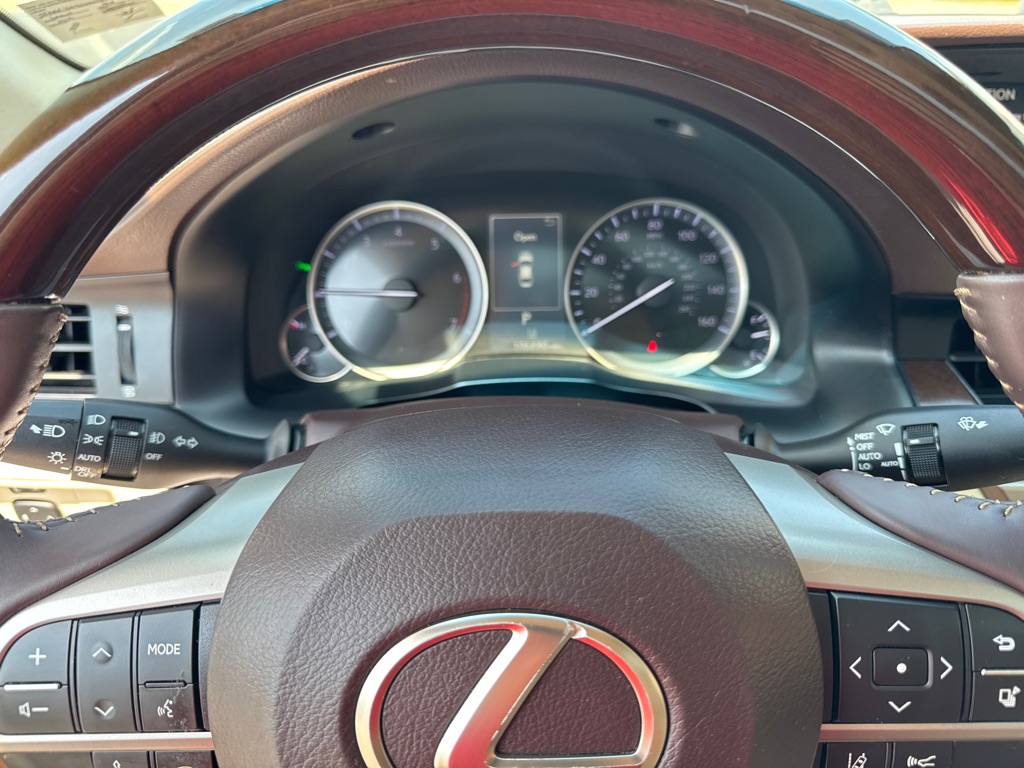 Photo 11 of this LEXUS ES 350